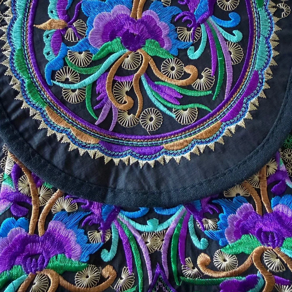 VTG Bohemian Floral Embroidered Canvas Backpack Black Blue Purple Folk Art‎ Bag